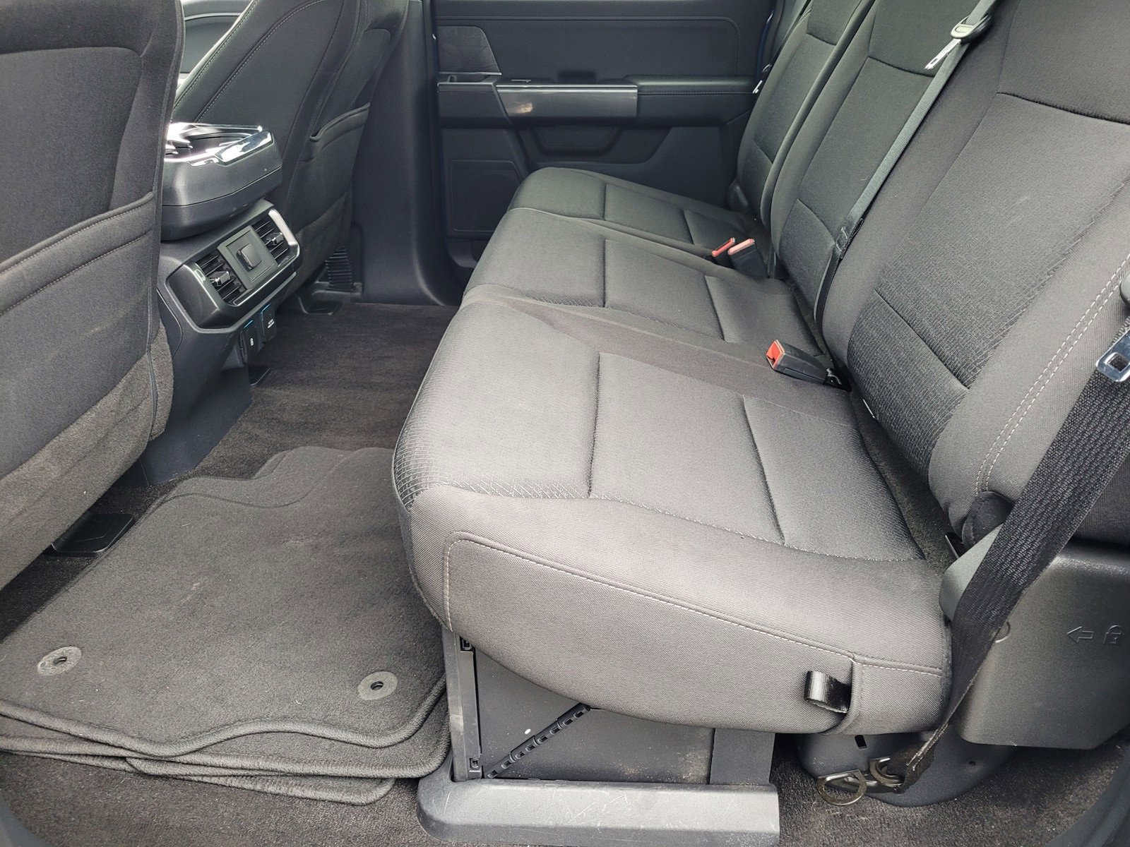 Certified 2022 Ford F150 XLT w/ Equipment Group 302A High image 10