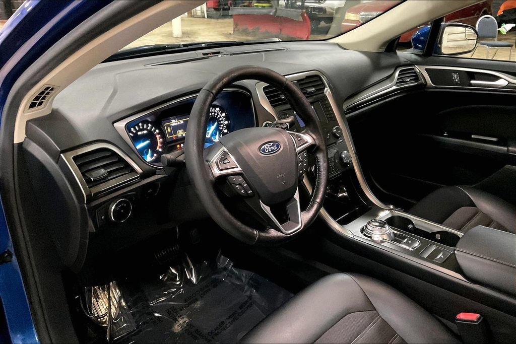 Certified 2017 Ford Fusion SE w/ Equipment Group 201A FWD image 13