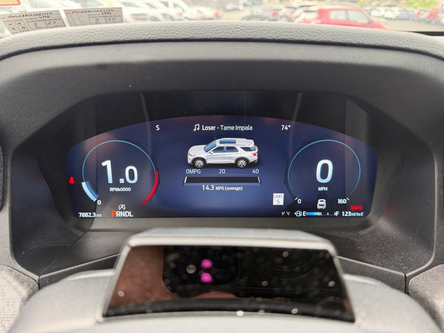 Certified 2025 Ford Explorer Platinum w/ Ultimate Package AWD/4WD image 16