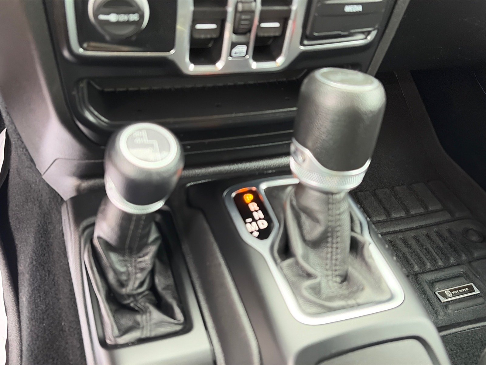 Used 2022 Jeep Wrangler Unlimited Sport AWD/4WD image 13
