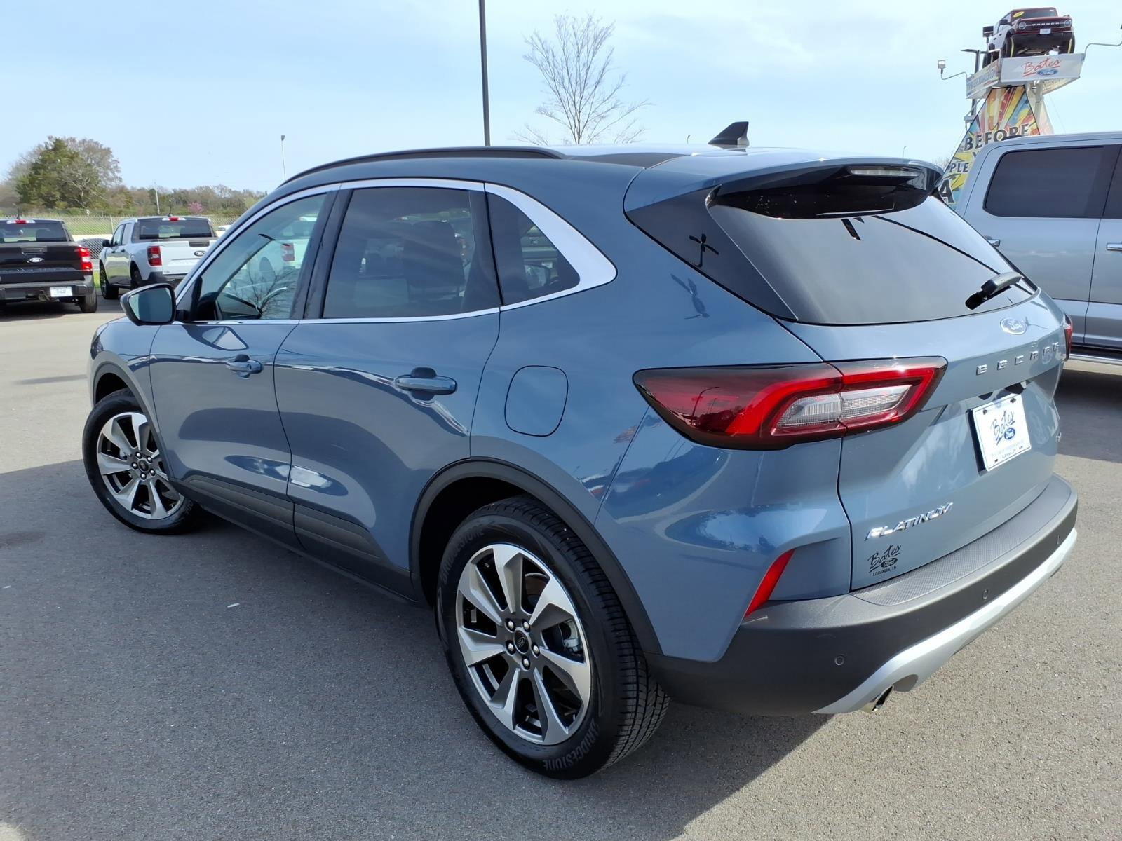 Certified 2025 Ford Escape Platinum w/ Premium Technology Package image 3