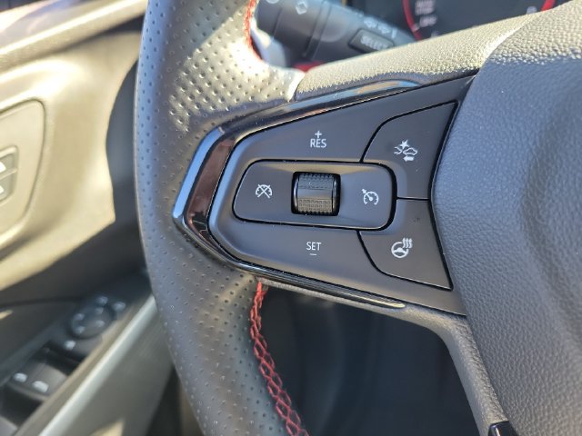 Used 2026 Chevrolet Trax RS w/ Sunroof Package FWD image 23