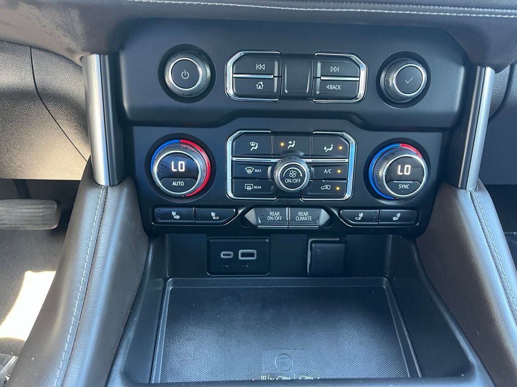 Used 2023 Chevrolet Suburban LT w/ LT Signature Plus Package AWD/4WD image 33