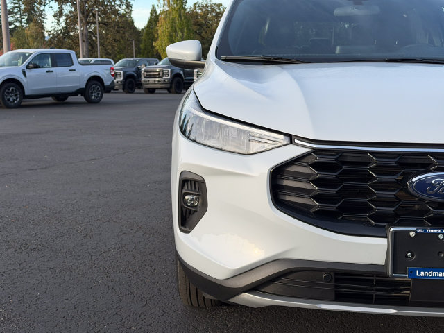 Certified 2025 Ford Escape ST-Line Select AWD/4WD image 9