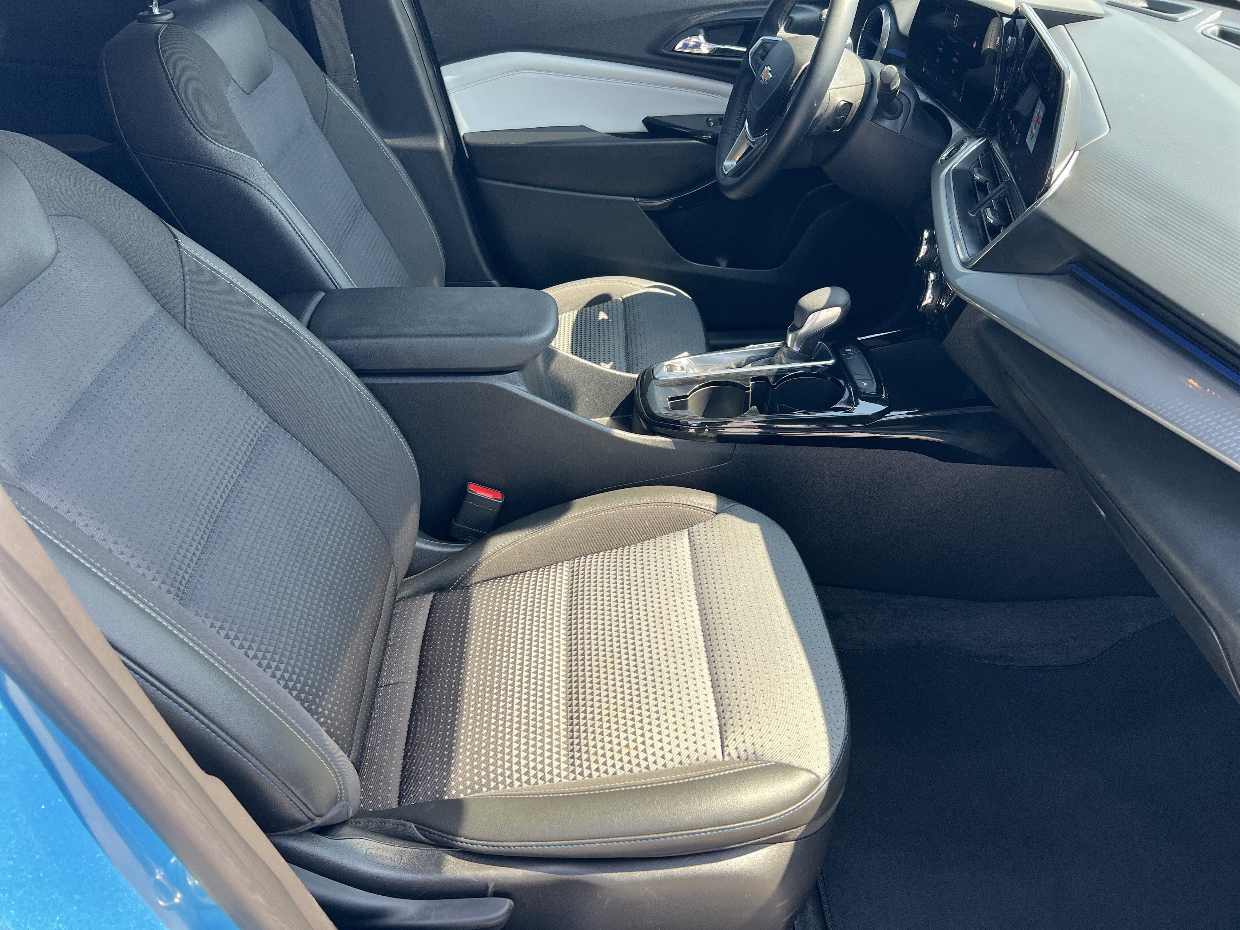 Used 2025 Chevrolet Trax LT w/ Driver Confidence Package FWD image 13