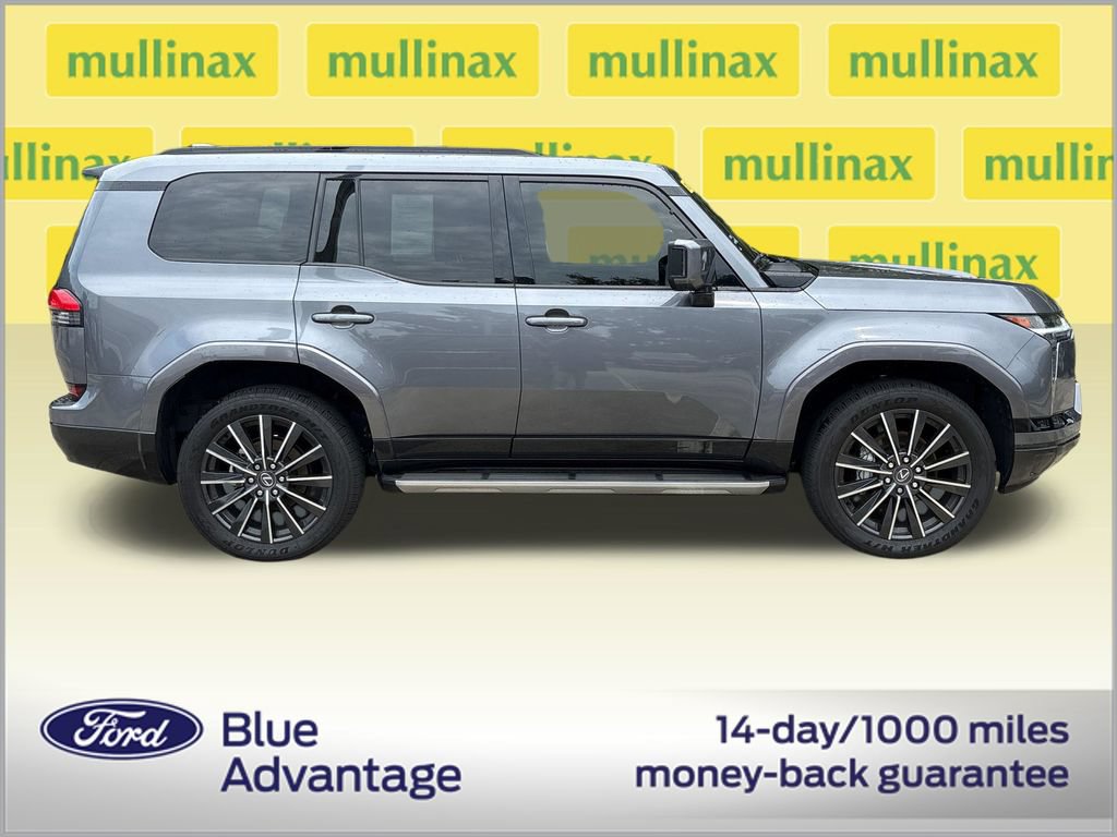 Used 2025 Lexus GX 550 w/ Accessory Package (Z1) AWD/4WD image 2