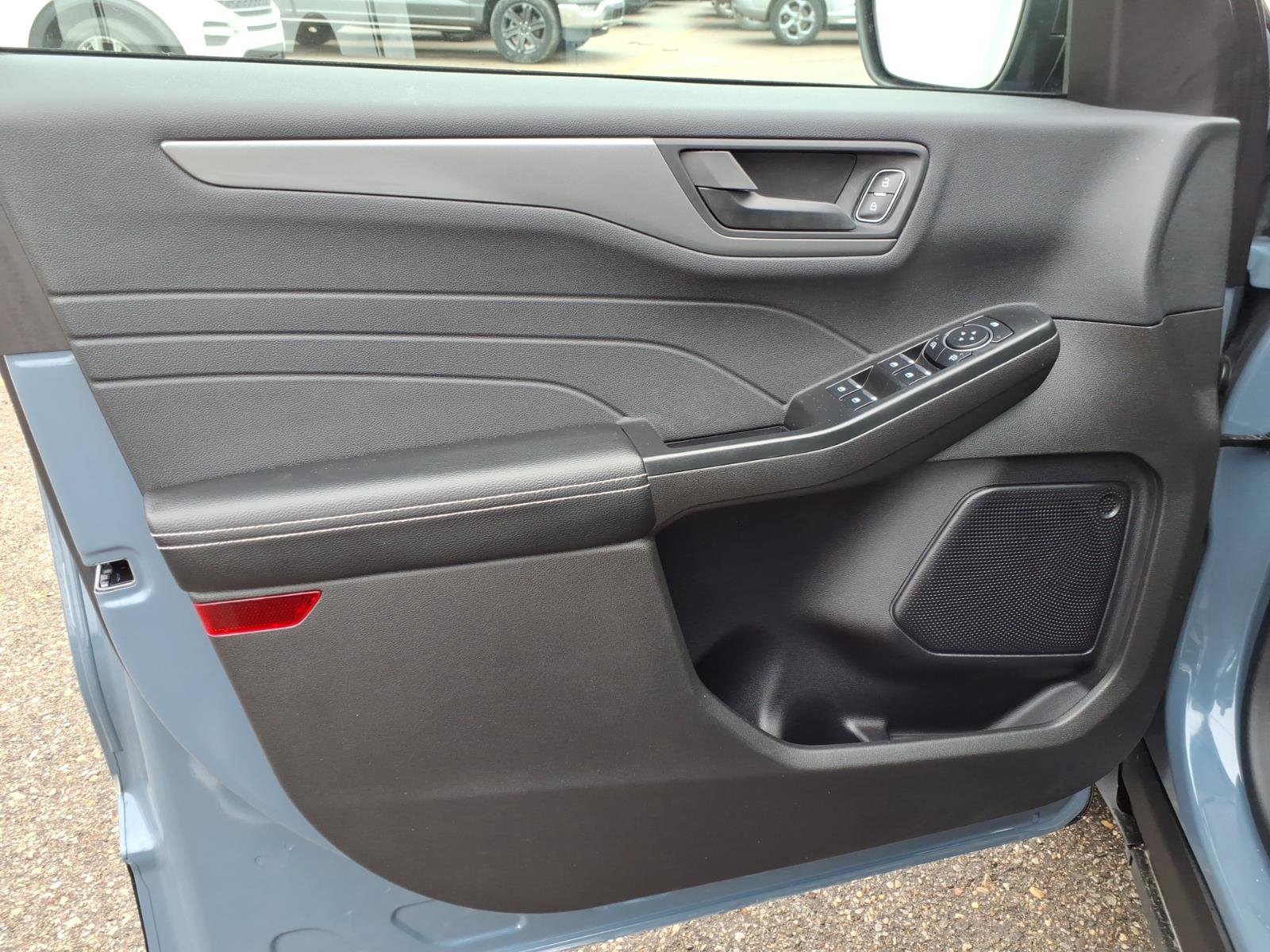 Certified 2023 Ford Escape Active AWD/4WD image 15