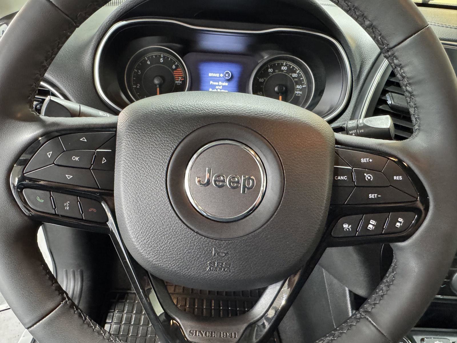 Used 2023 Jeep Cherokee Altitude Lux AWD/4WD image 13