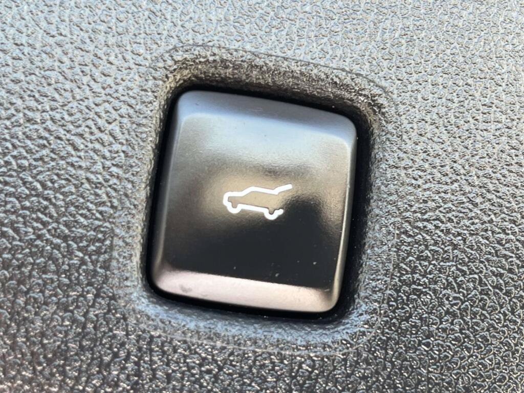 Certified 2024 Ford Escape Platinum AWD/4WD image 21