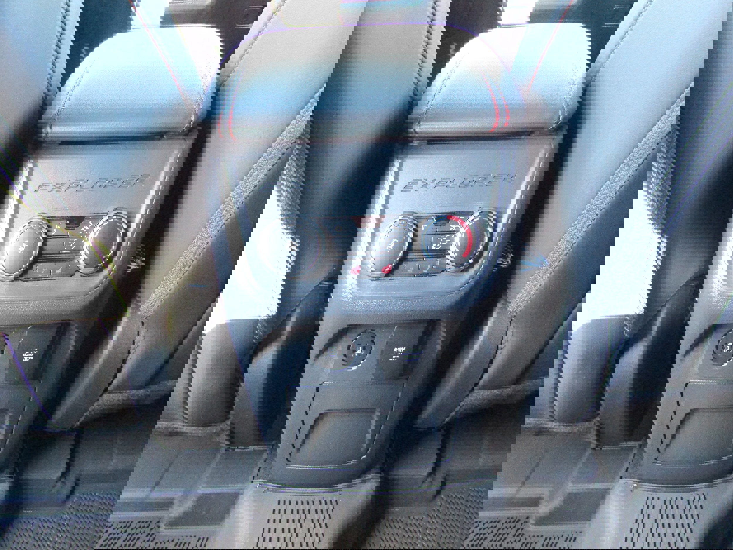 Certified 2025 Ford Explorer ST-Line w/ Premium Package image 32