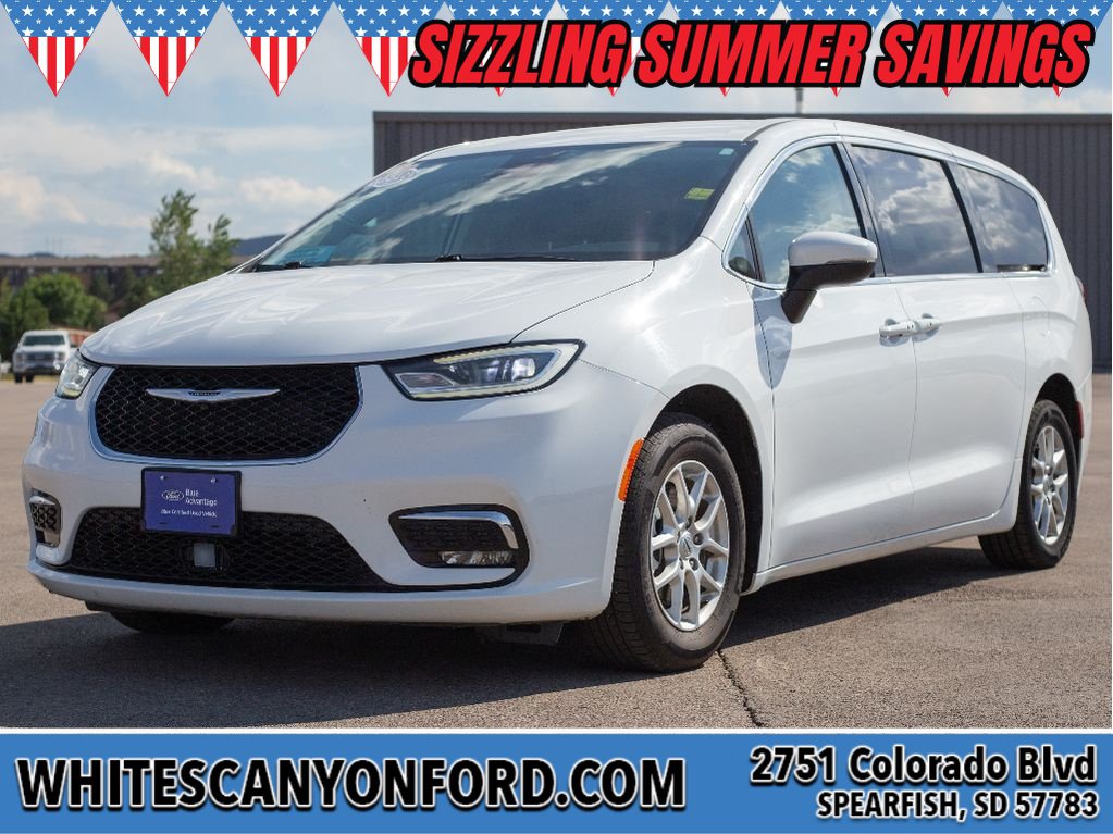 Used 2023 Chrysler Pacifica Touring-L