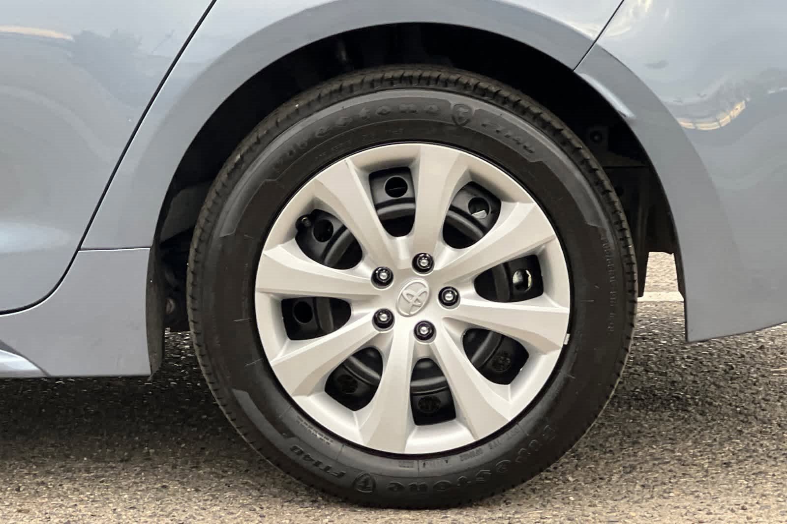 Used 2025 Toyota Corolla LE image 25