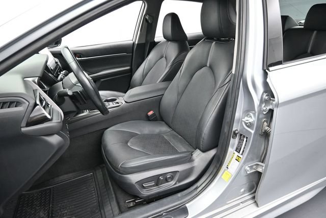 Used 2024 Toyota Camry XSE FWD image 12