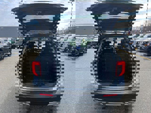 Certified 2022 Ford Explorer XLT w/ Equipment Group 202A image 28