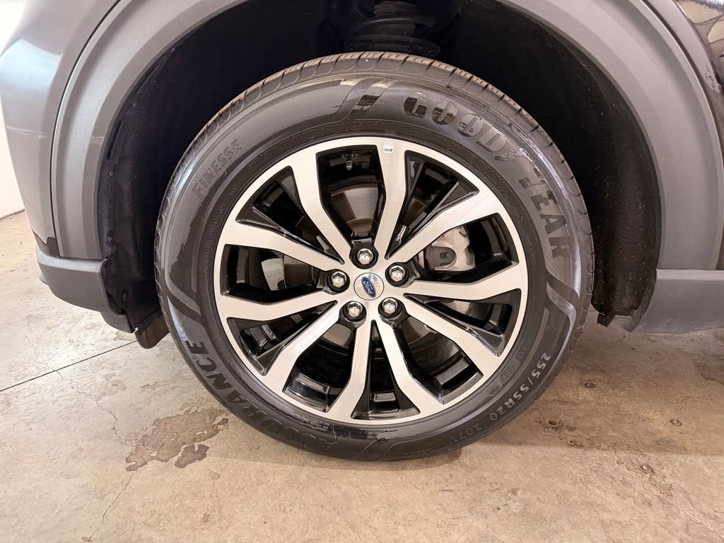 Certified 2025 Ford Explorer ST-Line AWD/4WD image 17
