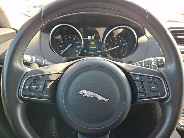 Used 2020 Jaguar F-PACE Premium image 19