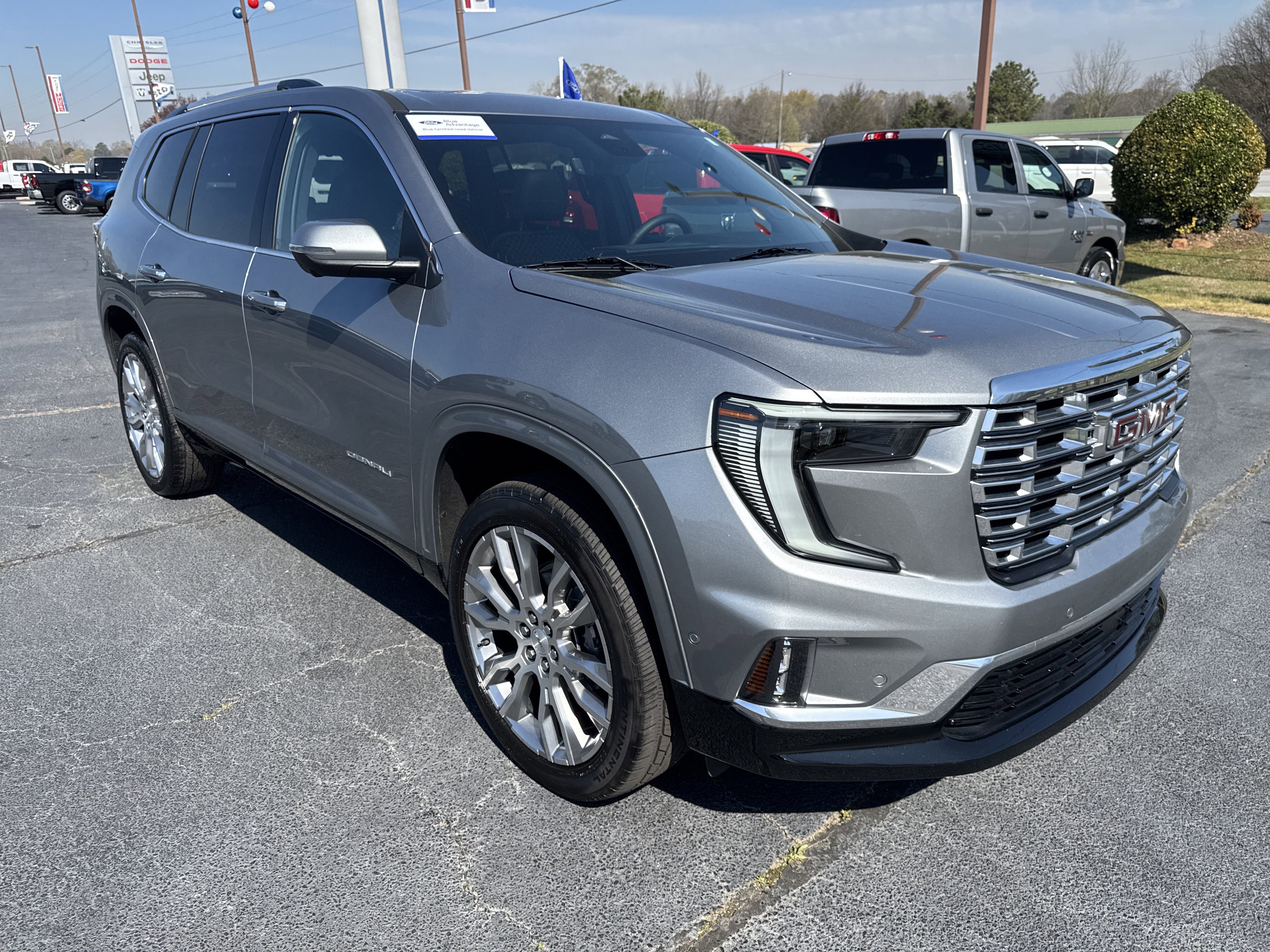 Used 2024 GMC Acadia Denali w/ Super Cruise Package image 4