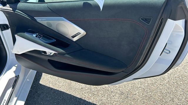 Used 2023 Chevrolet Corvette Stingray Premium Conv w/ Z51 Performance Package RWD image 11