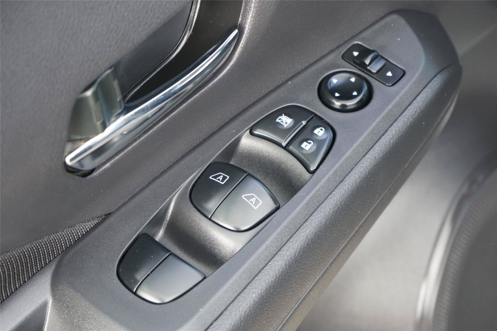 Used 2024 Nissan Kicks SV FWD image 20