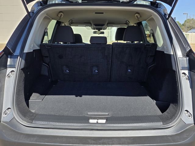 Used 2023 Nissan Rogue SV image 28