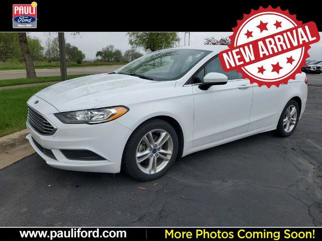Certified 2018 Ford Fusion SE w/ Fusion SE Technology Package FWD image 2