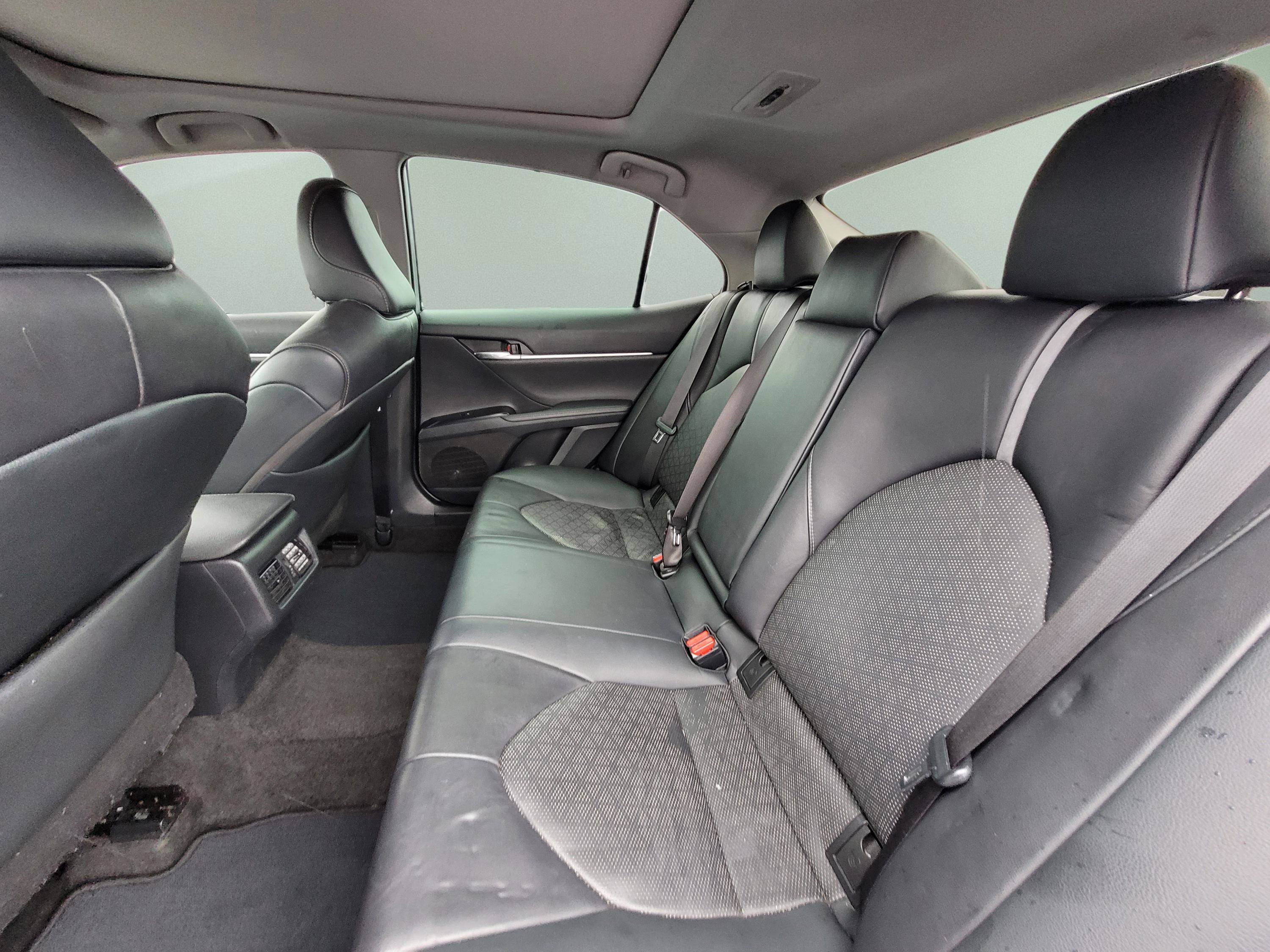 Used 2019 Toyota Camry XSE FWD image 16