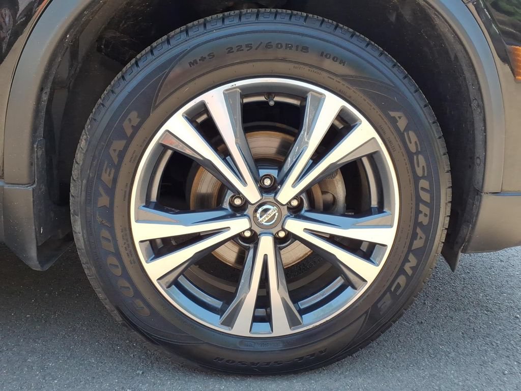 Used 2019 Nissan Rogue SV w/ Premium Package AWD/4WD image 9