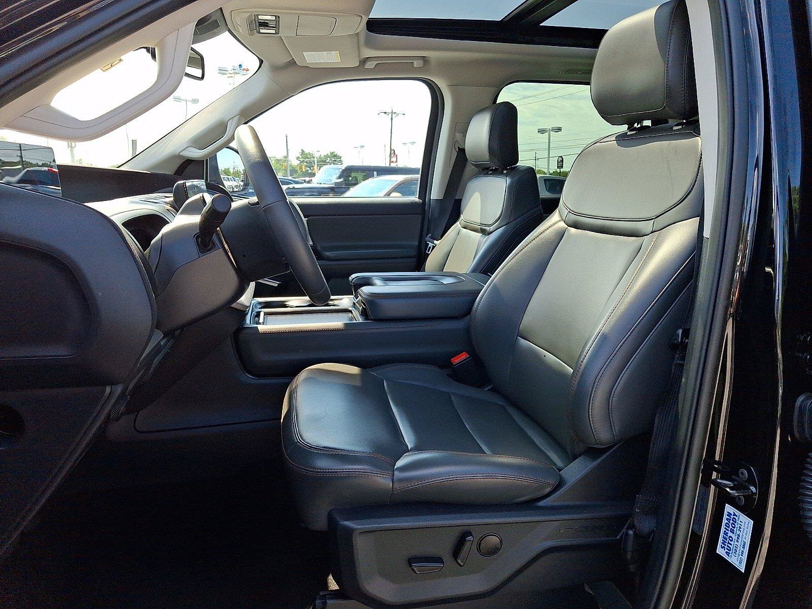 Certified 2025 Ford Expedition Active AWD/4WD image 16