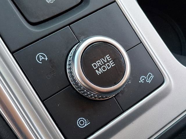 Certified 2020 Ford Explorer XLT w/ Equipment Group 202A image 23