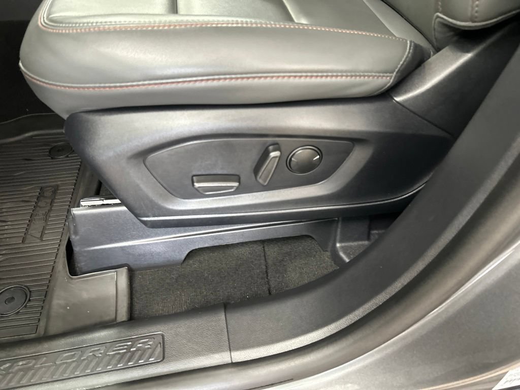 Certified 2025 Ford Explorer Active w/ Active Comfort Package AWD/4WD image 12
