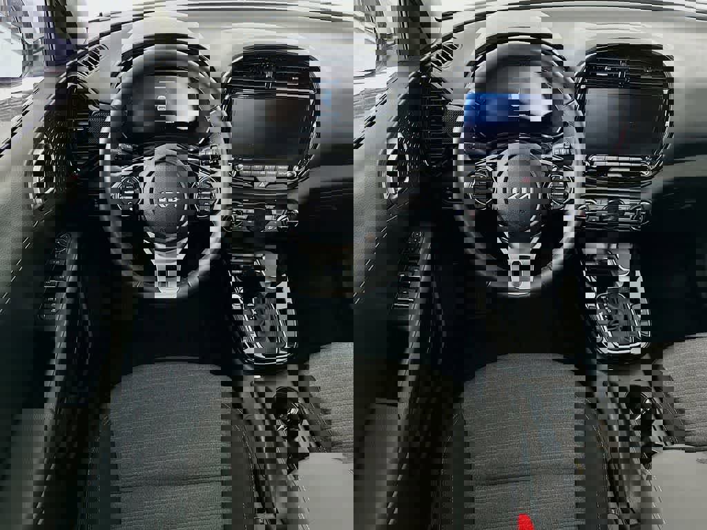 Used 2025 Kia Soul EX image 13