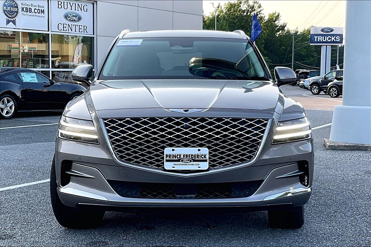 Used 2021 Genesis GV80 3.5T w/ Advanced Package 06 AWD/4WD image 2