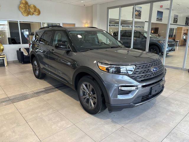 Certified 2022 Ford Explorer XLT w/ Equipment Group 202A image 8