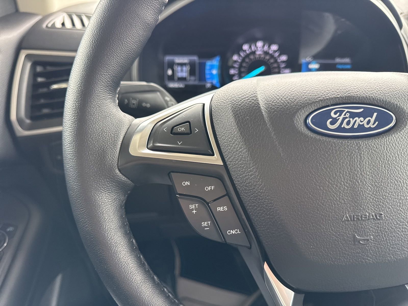 Certified 2023 Ford Edge SEL w/ Convenience Package AWD/4WD image 30