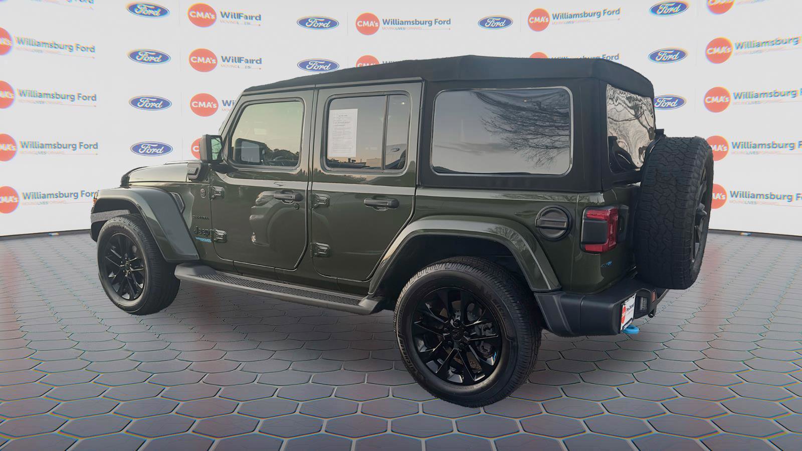 Used 2022 Jeep Wrangler Unlimited Sahara w/ Cold Weather Group image 2