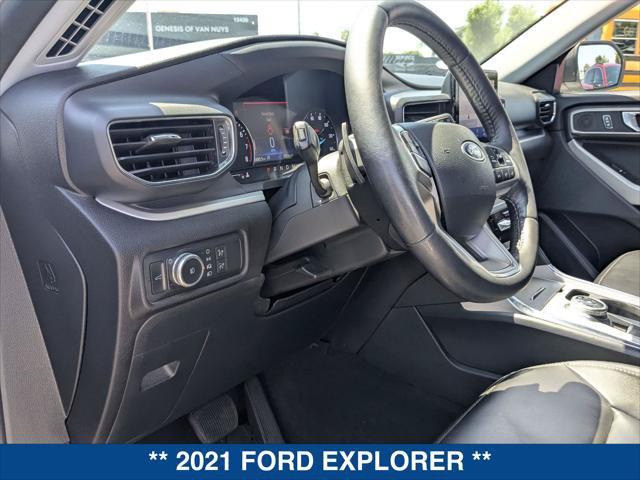 Certified 2021 Ford Explorer XLT w/ Equipment Group 202A RWD image 11