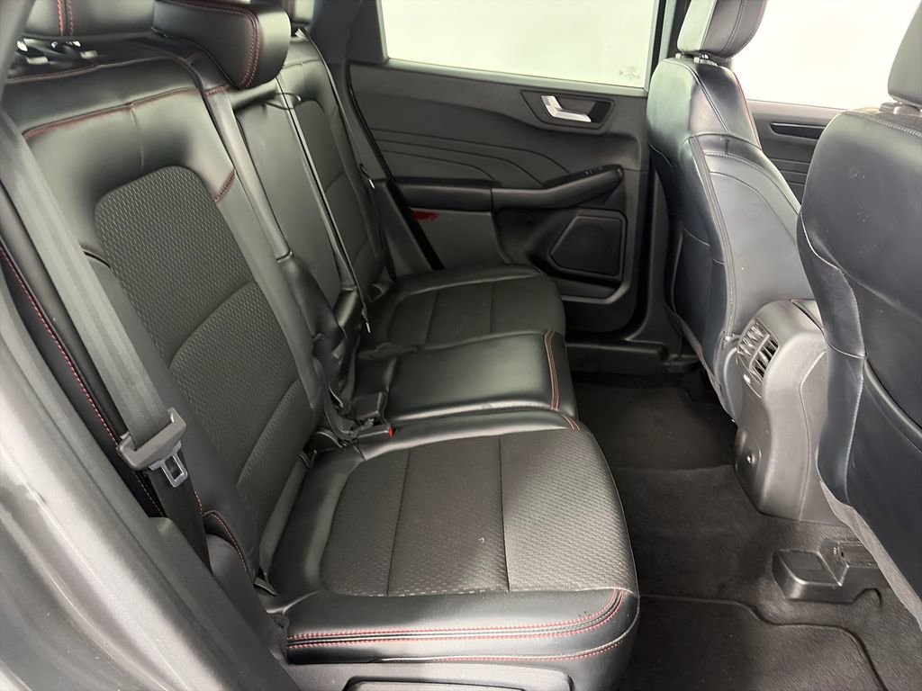 Certified 2025 Ford Escape ST-Line Select AWD/4WD image 29