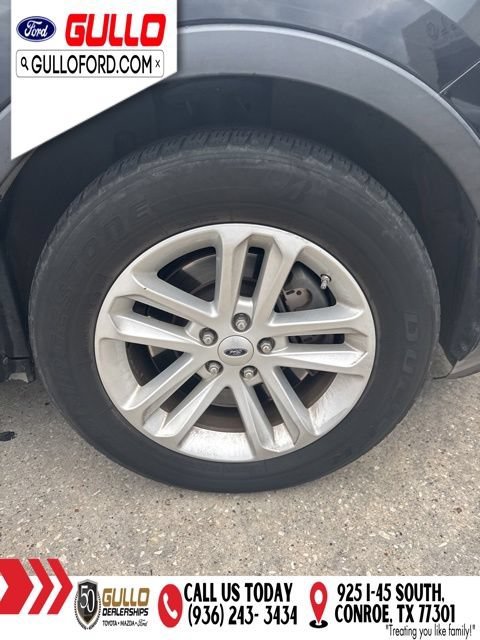 Certified 2017 Ford Explorer XLT w/ Equipment Group 202A FWD image 3