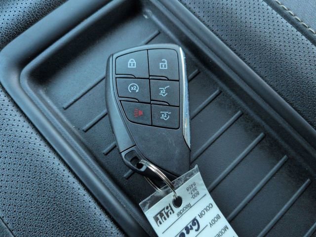 Used 2023 Chevrolet Suburban Premier image 27