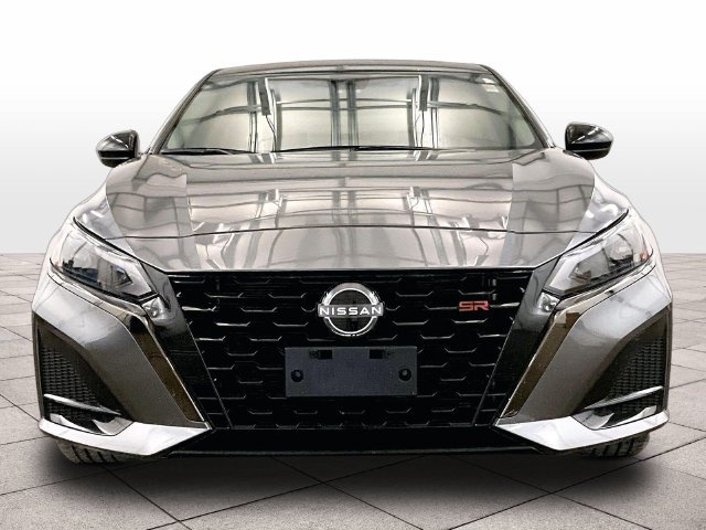 Used 2023 Nissan Altima 2.5 SR w/ SR Premium Package AWD/4WD image 3