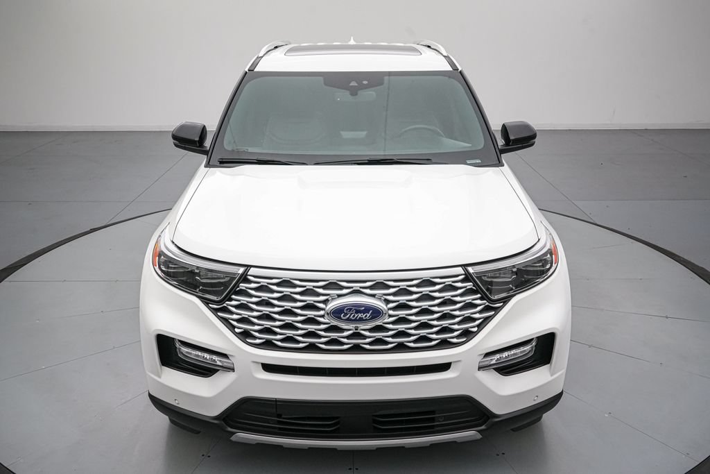 Certified 2024 Ford Explorer Platinum w/ Technology Package AWD/4WD image 9