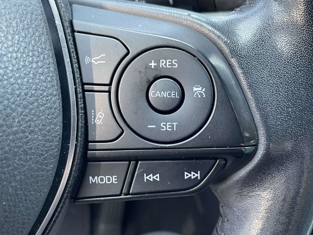 Used 2019 Toyota RAV4 XLE Premium FWD image 24