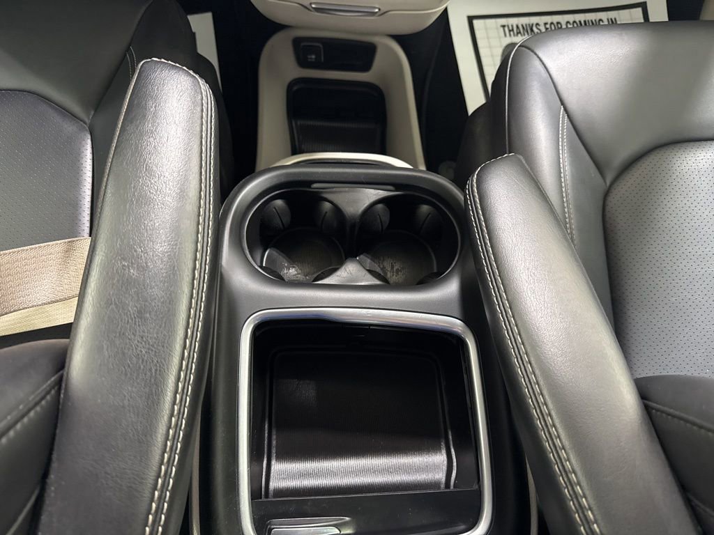 Used 2024 Chrysler Pacifica Touring-L image 30