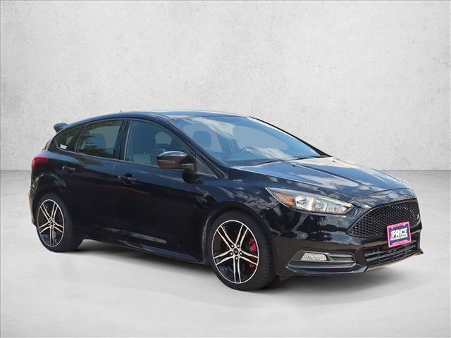 Certified 2018 Ford Focus ST FWD image 3