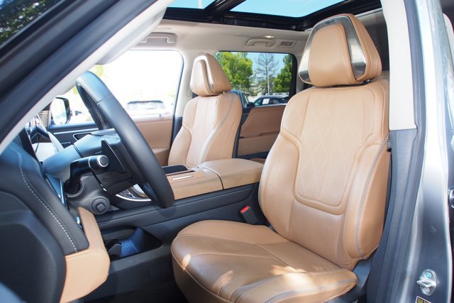Used 2025 INFINITI QX80 Sensory AWD/4WD image 24