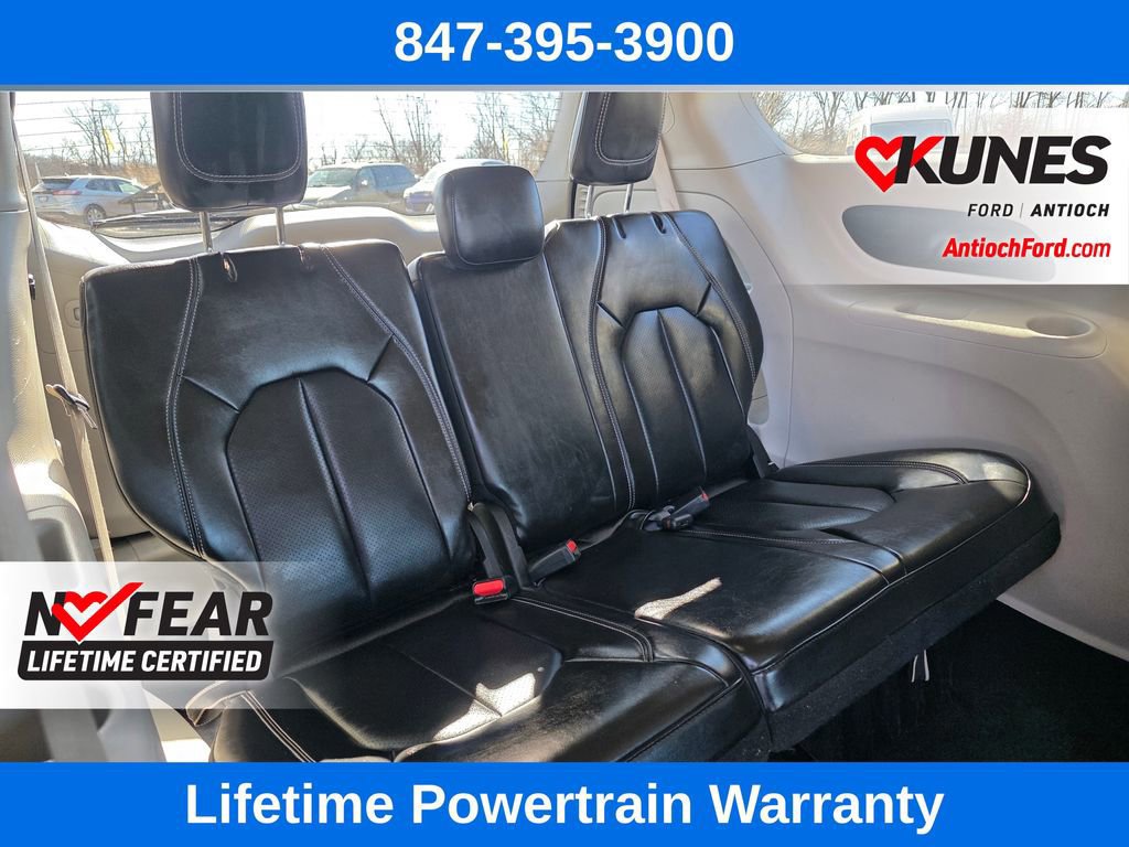 Used 2024 Chrysler Pacifica Touring-L image 33