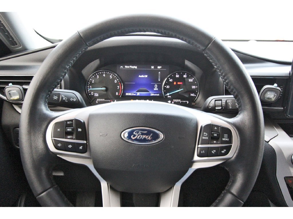 Certified 2021 Ford Explorer XLT w/ Equipment Group 202A RWD image 18