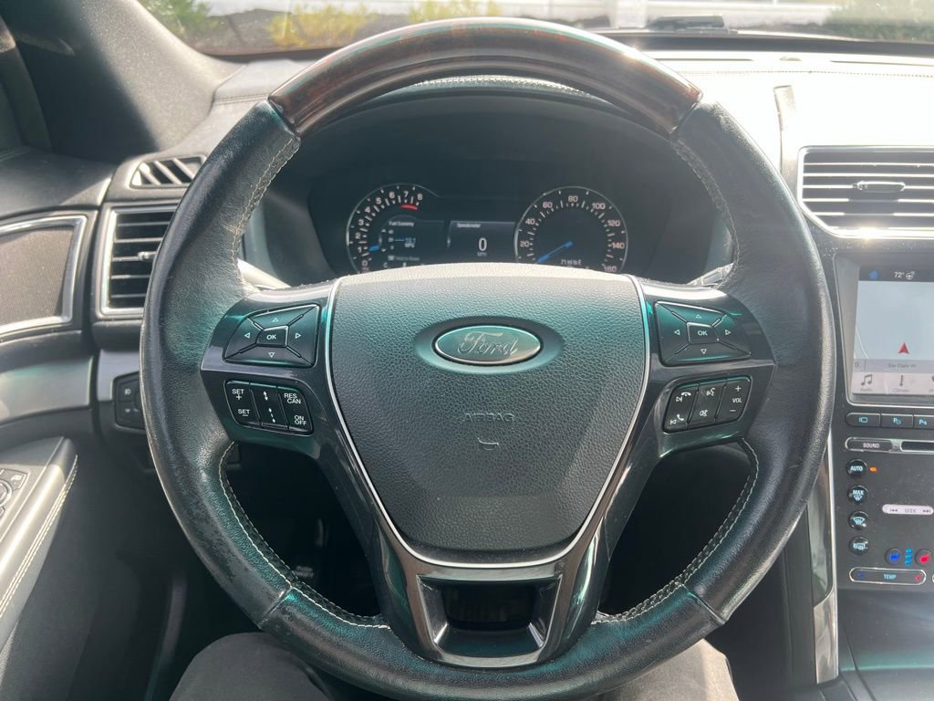 Certified 2017 Ford Explorer Platinum image 10