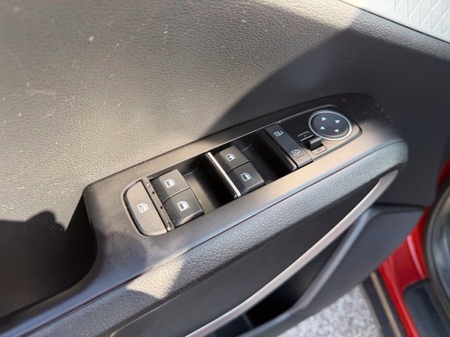 Used 2024 Kia Soul LX w/ LX Technology Package FWD image 12