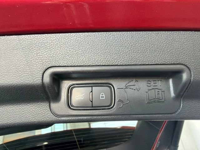 Certified 2021 Ford Explorer XLT w/ Equipment Group 202A AWD/4WD image 9